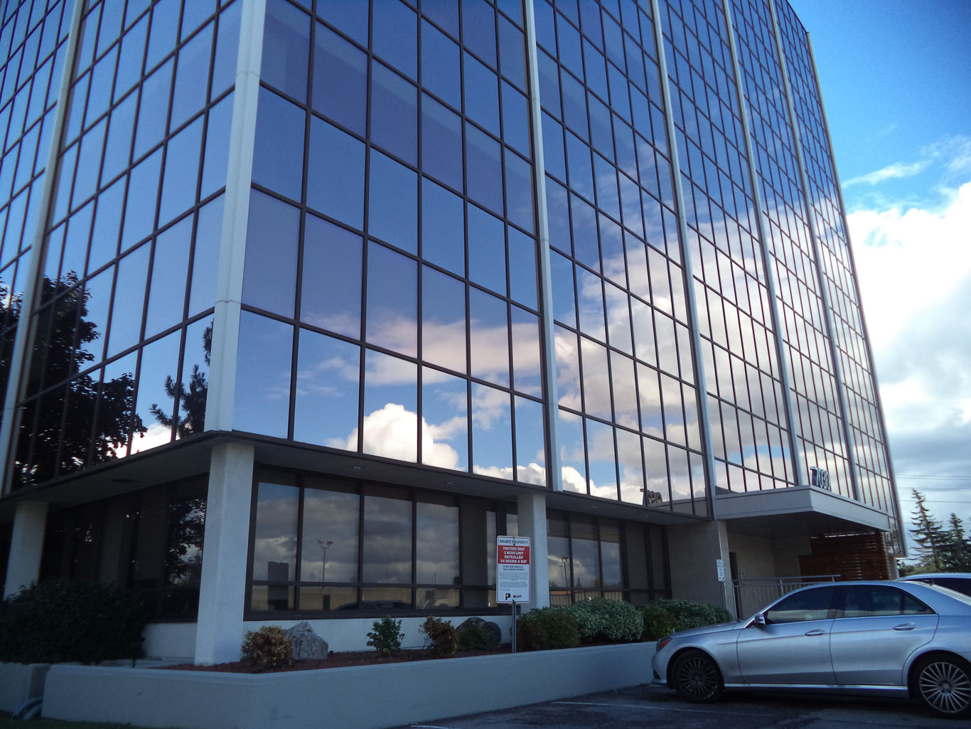 Regus - 7030 Woodbine